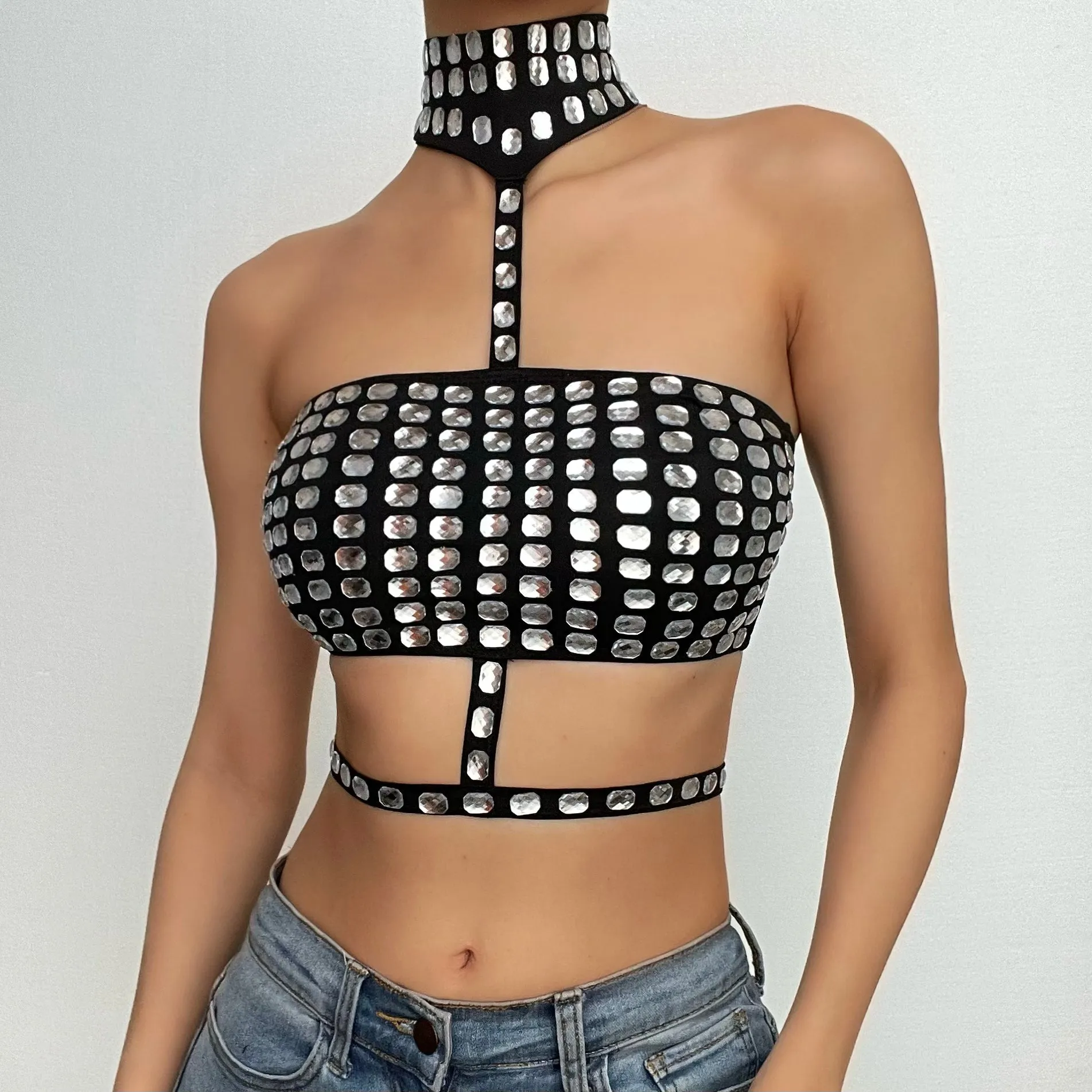 BerryBetty - Beaded contrast halter hollow out backless crop top