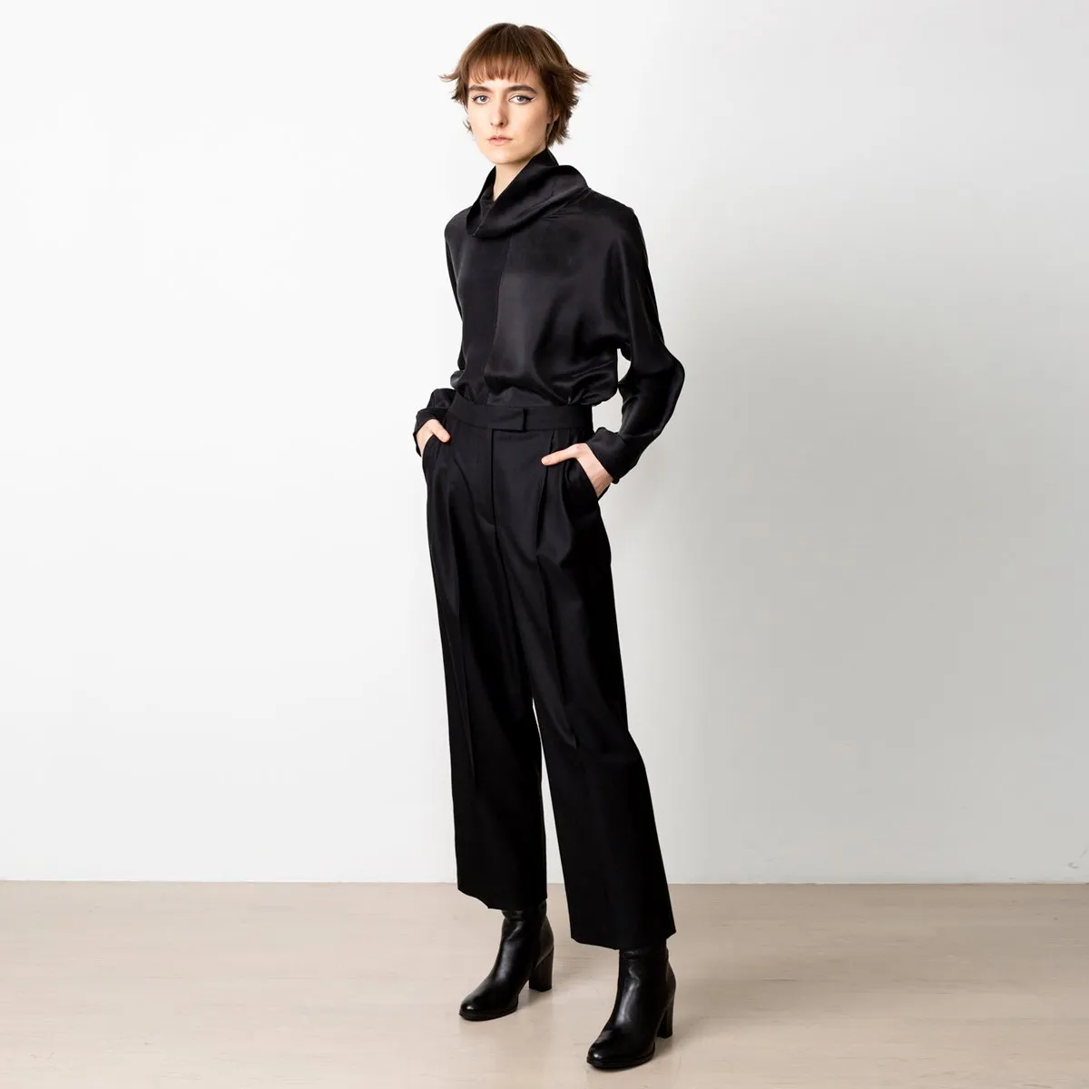 Swipe Wide Wool Pants Black